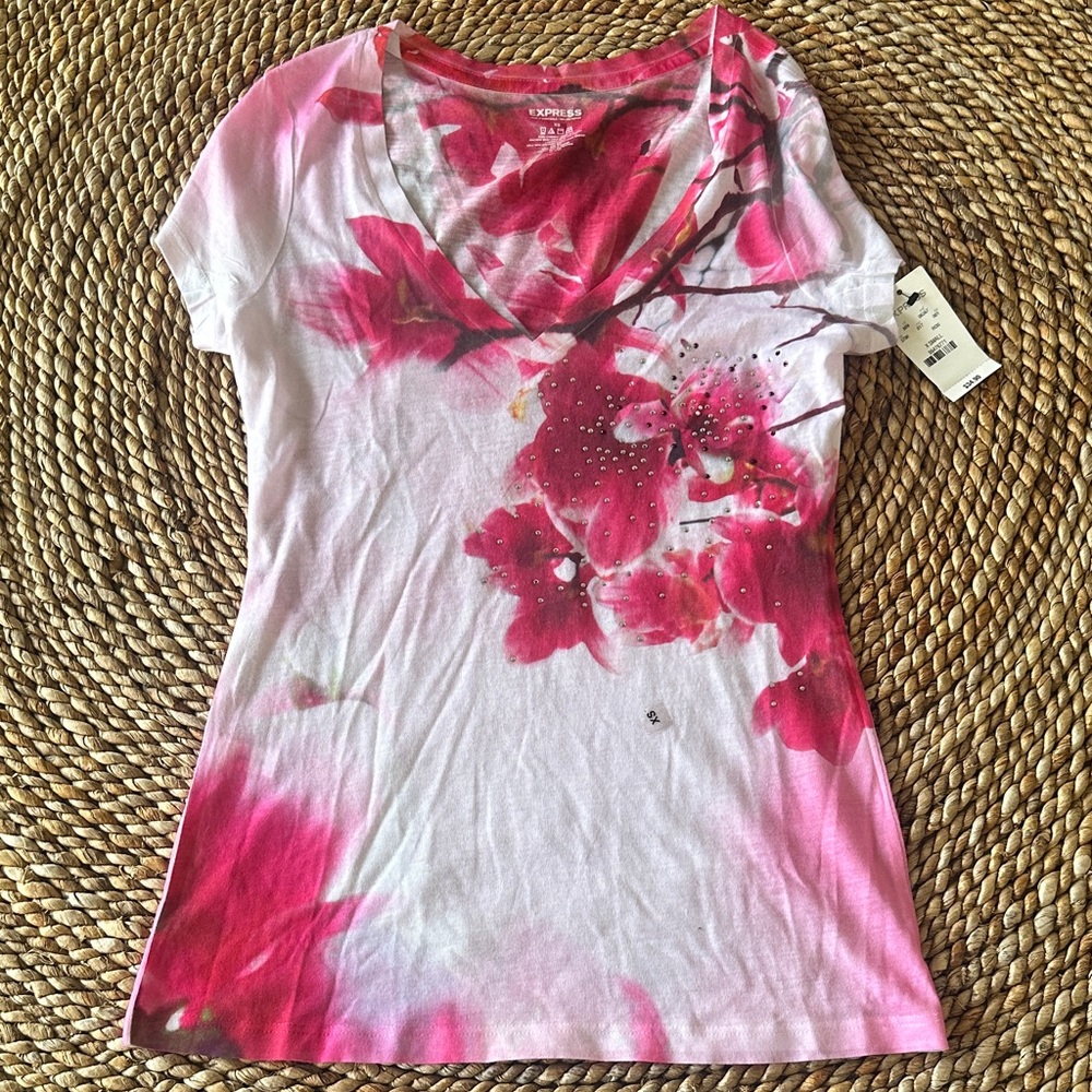 NWT Vintage Express Rhinestone Sakura V Neck Tee